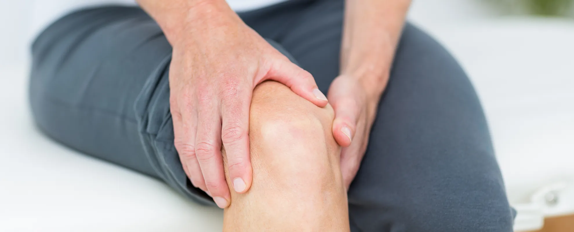 Complete Guide to Knee Pain: Causes, Symptoms, PRP & Stem Cell Treatment Options